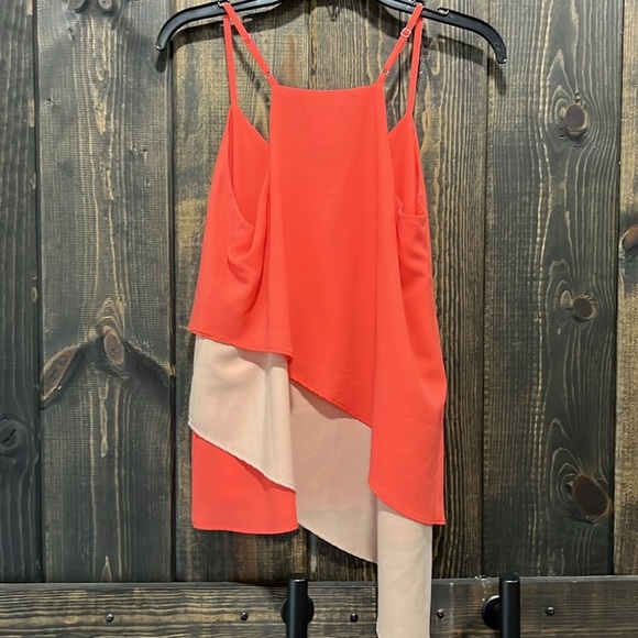 NWT MM Couture by Miss Me Tiered Blouse M Coral Asymmetrical Hem Flowy Dressy - Picture 5 of 8
